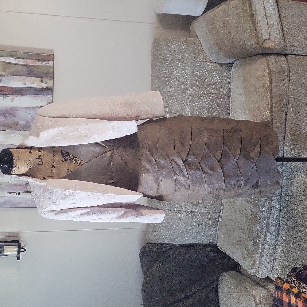 London Times Champagne Bronze Gold Metallic Tiered Scalloped Cocktail Dress - Picture 2 of 7